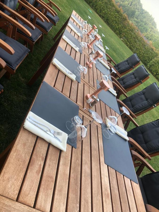 Hotel Na Vasi Restavracija In Prenocisca Škofja Loka Exterior foto