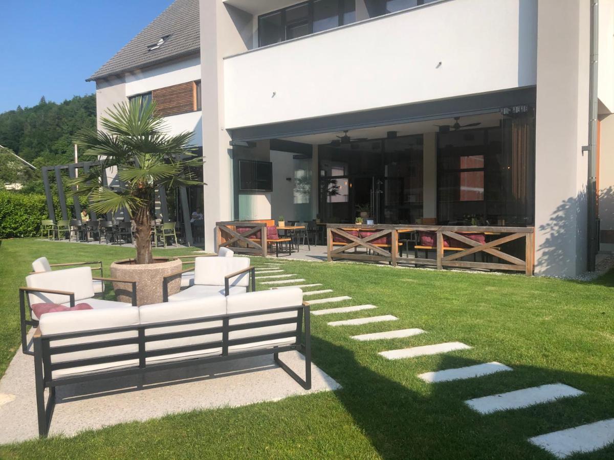 Hotel Na Vasi Restavracija In Prenocisca Škofja Loka Exterior foto